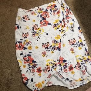 Adorable ladies new look wrap around skirt